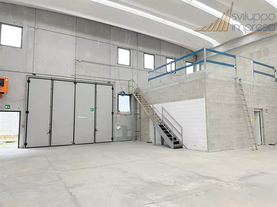 Immagine 2 di Capannone industriale in vendita  in via belvedere 100 a Arcore