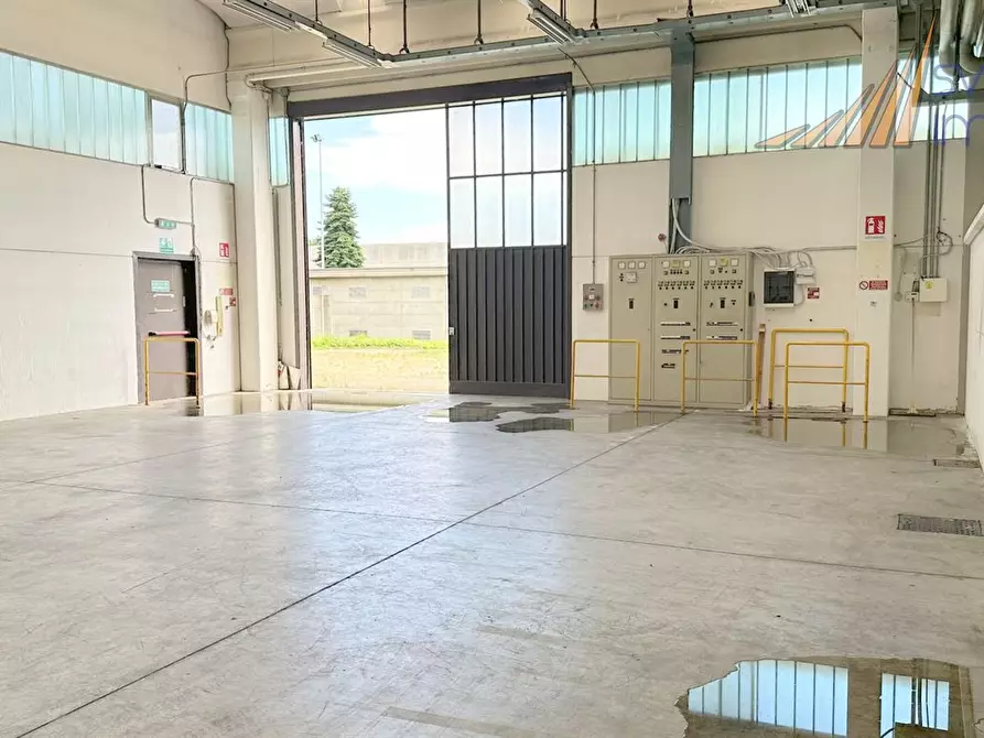 Immagine 6 di Capannone industriale in affitto  in via Enrico Fermi 5/7 a Burago Di Molgora