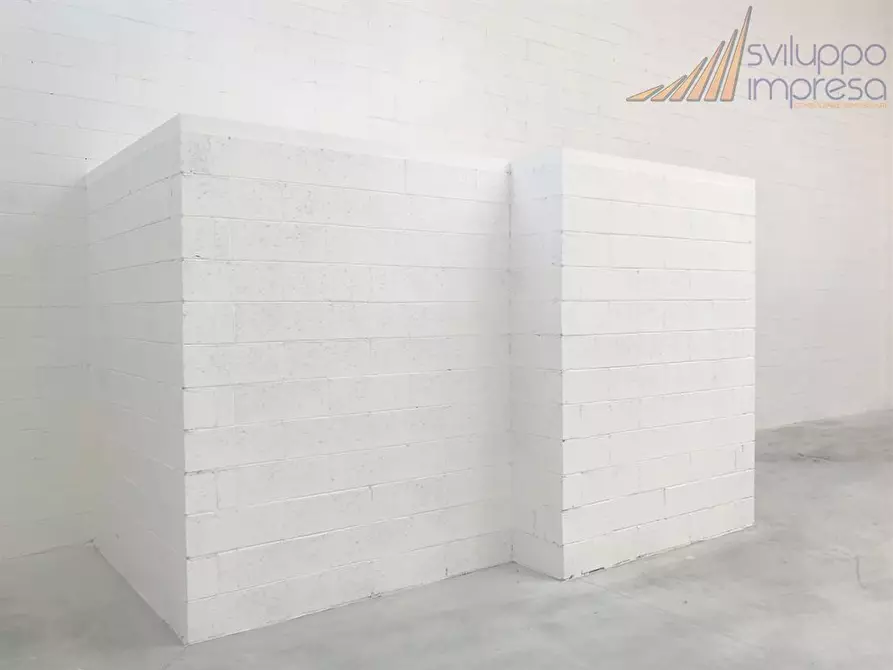 Immagine 4 di Capannone industriale in affitto  in via Italia 175/8 a Busnago