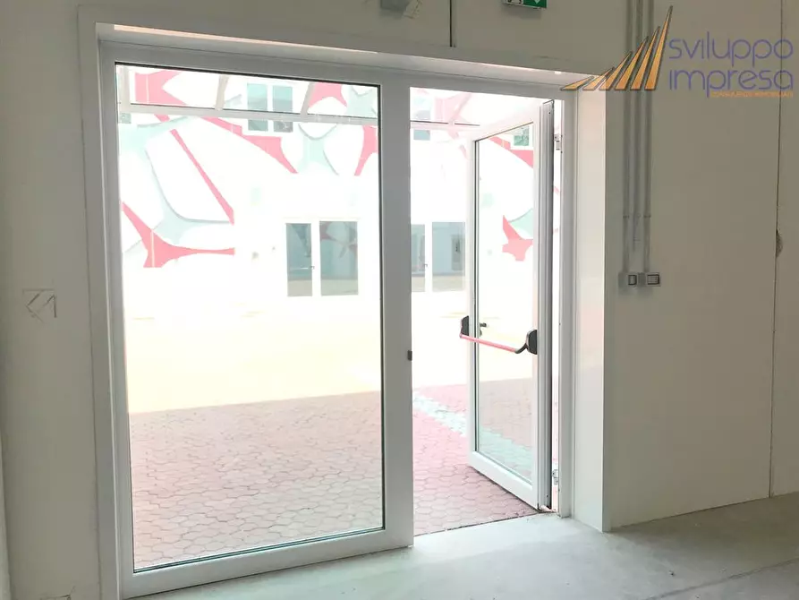 Immagine 6 di Capannone industriale in affitto  in via italia 175 a Busnago