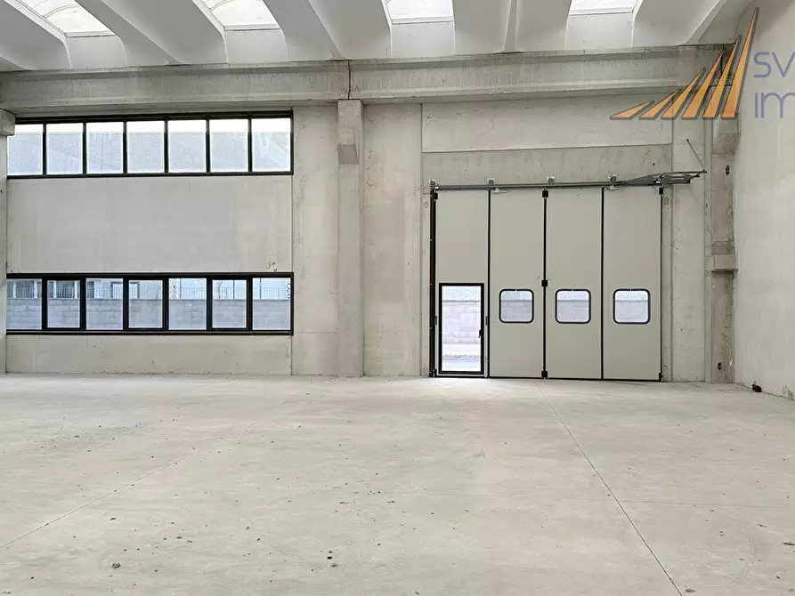 Immagine 3 di Capannone industriale in vendita  in via Leonardo Da Vinci 5 a Cambiago
