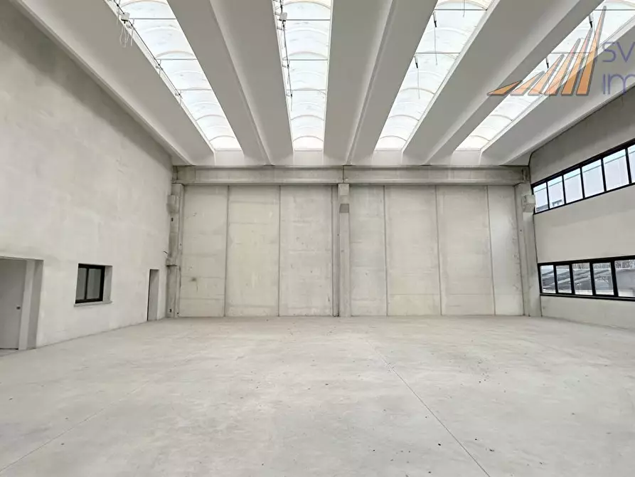 Immagine 2 di Capannone industriale in vendita  in via Leonardo Da Vinci 5 a Cambiago