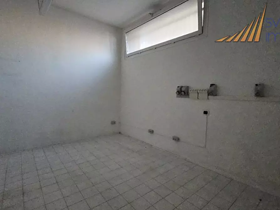 Immagine 4 di Negozio in affitto  in via valtellina 55/57 a Cinisello Balsamo