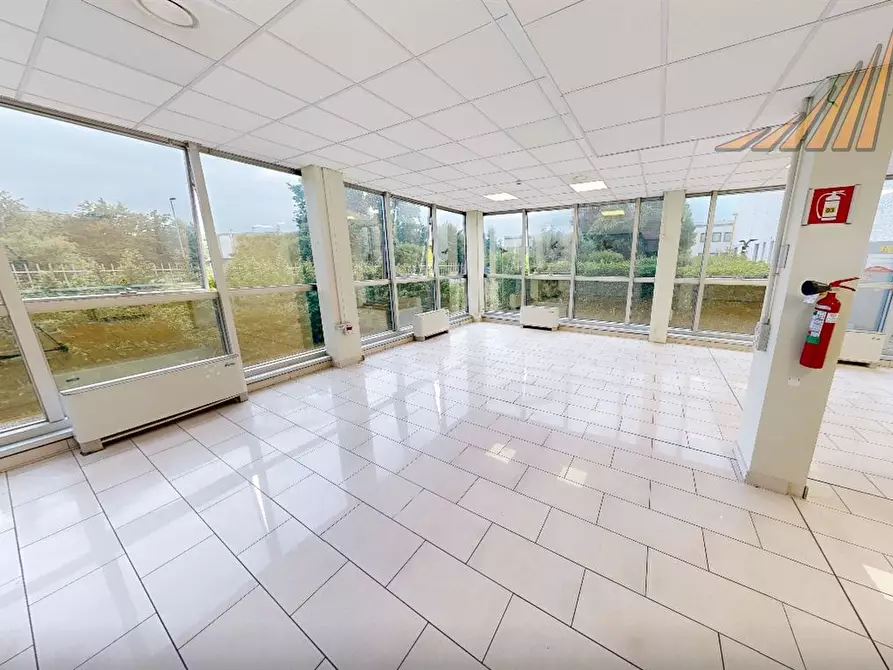 Immagine 8 di Capannone industriale in affitto  in via delle Industrie 9 a Mezzago