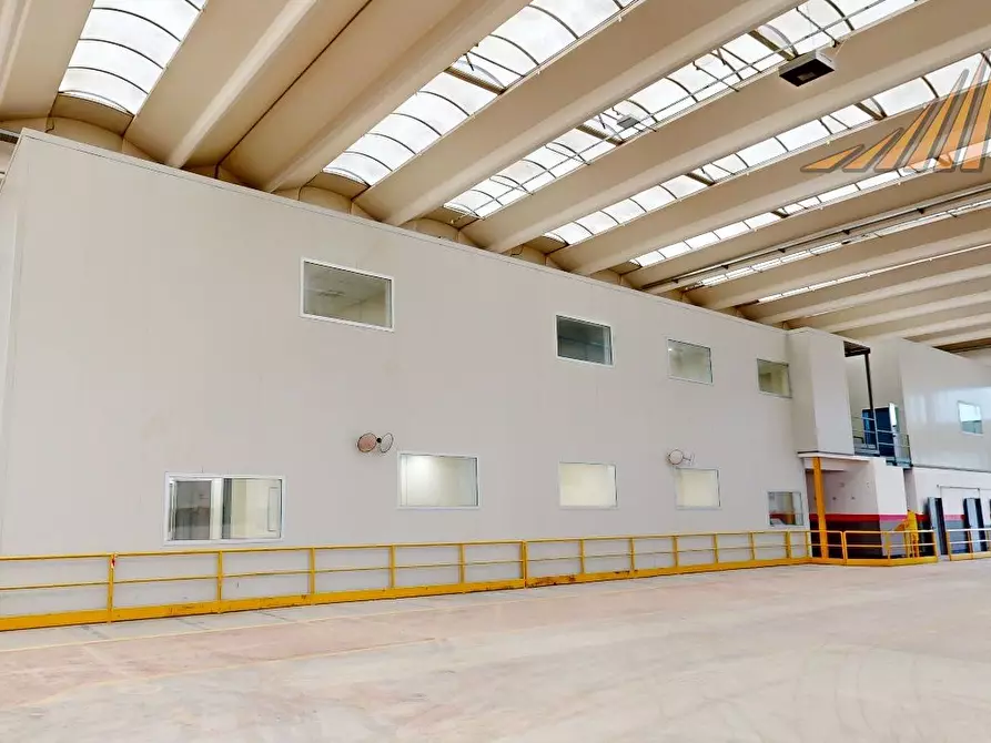 Immagine 5 di Capannone industriale in affitto  in via delle Industrie 9 a Mezzago