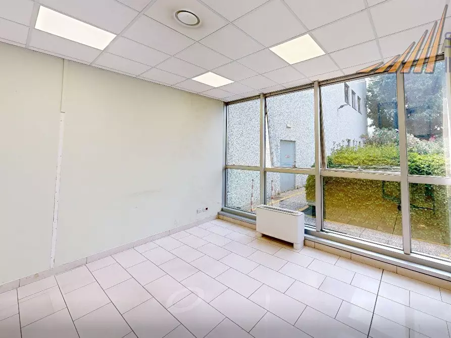 Immagine 9 di Capannone industriale in affitto  in via delle Industrie 9 a Mezzago