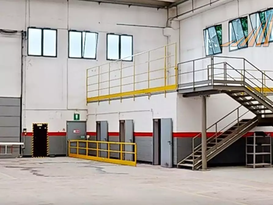 Immagine 4 di Capannone industriale in affitto  in via delle Industrie 9 a Mezzago