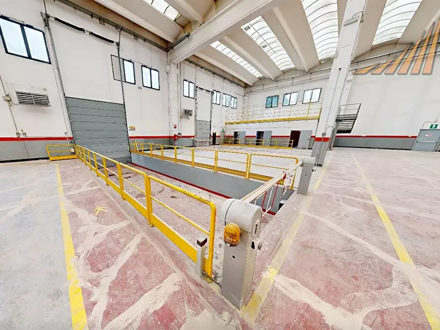 Immagine 7 di Capannone industriale in affitto  in via delle Industrie 9 a Mezzago