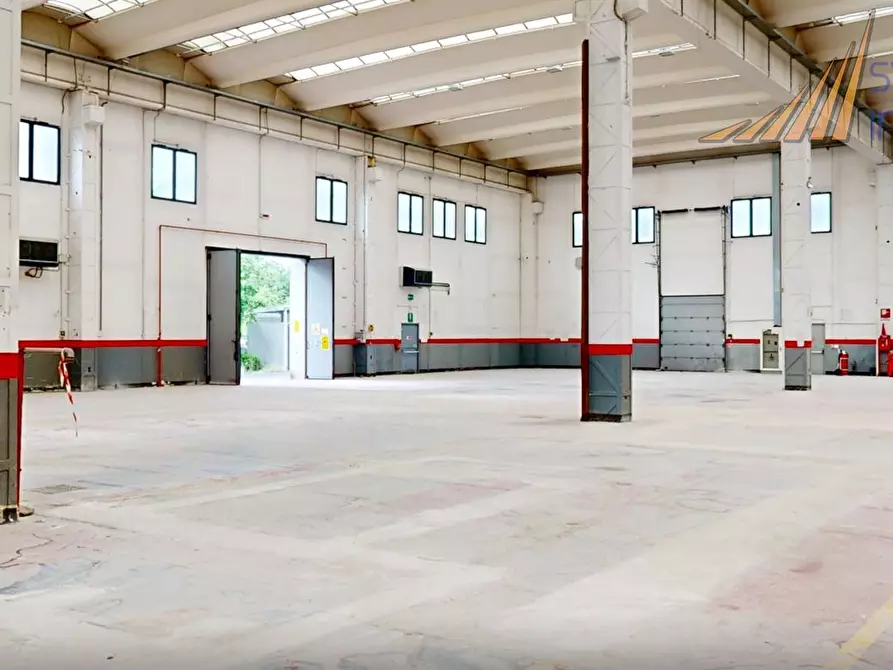 Immagine 3 di Capannone industriale in affitto  in via delle Industrie 9 a Mezzago