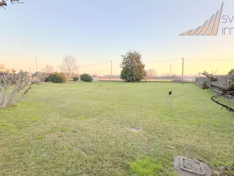 Immagine 2 di Capannone industriale in vendita  in via Eugenio Curiel 56 a Mezzago