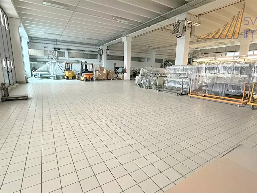 Immagine 2 di Capannone industriale in vendita  in via Norma Cossetto 6/8 a Villasanta
