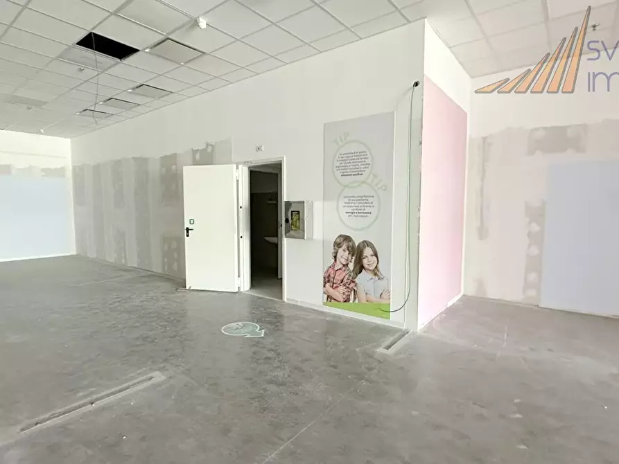 Immagine 6 di Negozio in affitto  in via del Commercio 22 a Busnago