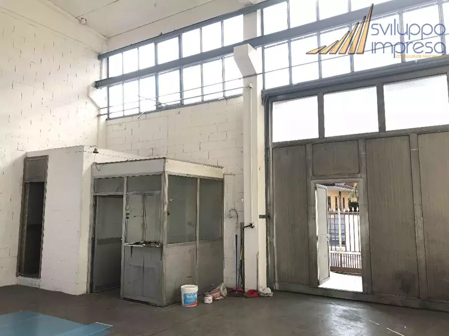 Immagine 3 di Capannone industriale in affitto  in via giacomo matteotti a Pessano Con Bornago