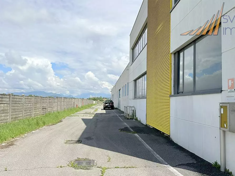 Immagine 3 di Capannone industriale in vendita  in via Guido Rossa 18/20 a Cornate D'adda