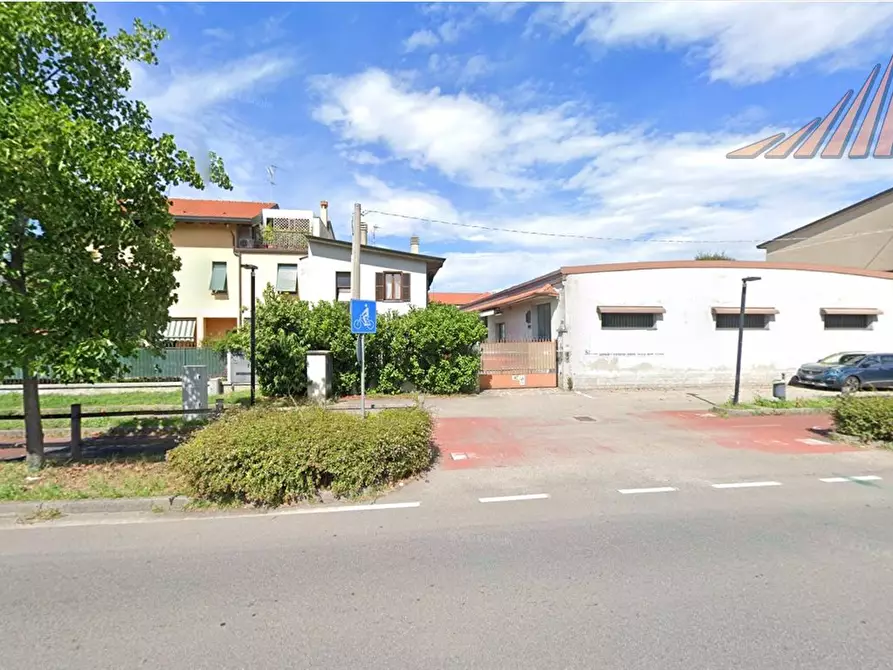 Immagine 8 di Capannone industriale in vendita  in Viale della Repubblica 56 a Muggiò