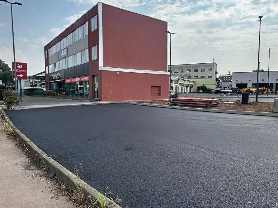 Immagine 1 di Negozio in affitto  in viale Lombardia 2 a Brugherio