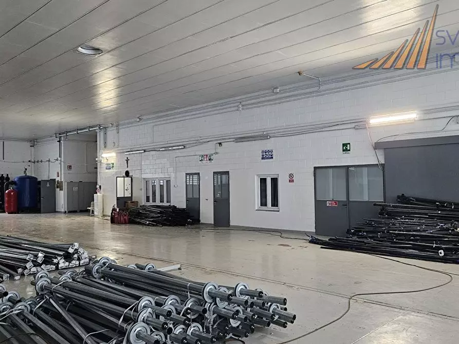 Immagine 9 di Capannone industriale in affitto  in Via Girolamo Birago 16 / 11 a Cologno Monzese