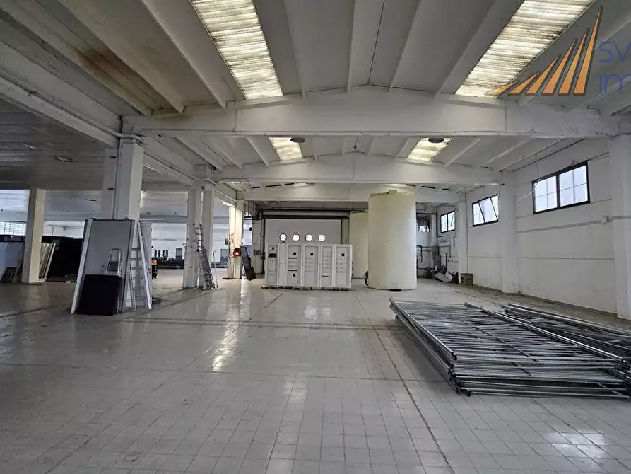 Immagine 5 di Capannone industriale in affitto  in Via Girolamo Birago 16 / 11 a Cologno Monzese