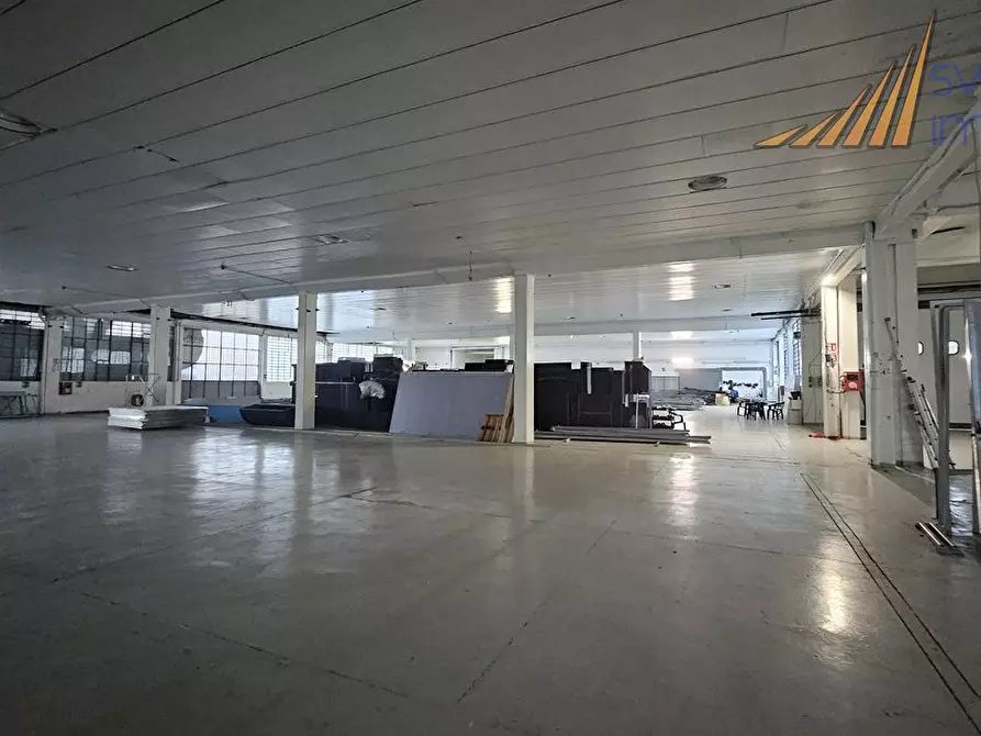 Immagine 4 di Capannone industriale in affitto  in Via Girolamo Birago 16 / 11 a Cologno Monzese