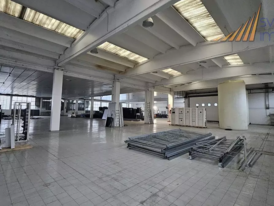 Immagine 6 di Capannone industriale in affitto  in Via Girolamo Birago 16 / 11 a Cologno Monzese