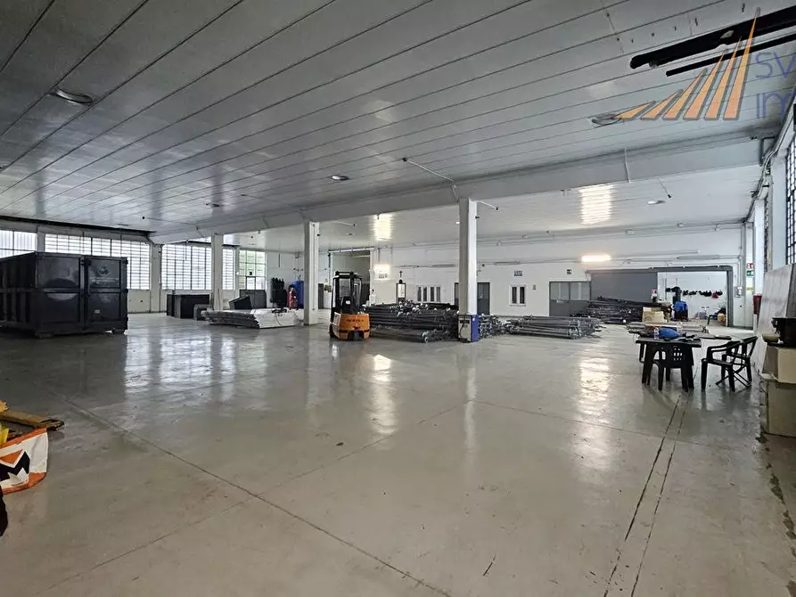 Immagine 8 di Capannone industriale in affitto  in Via Girolamo Birago 16 / 11 a Cologno Monzese