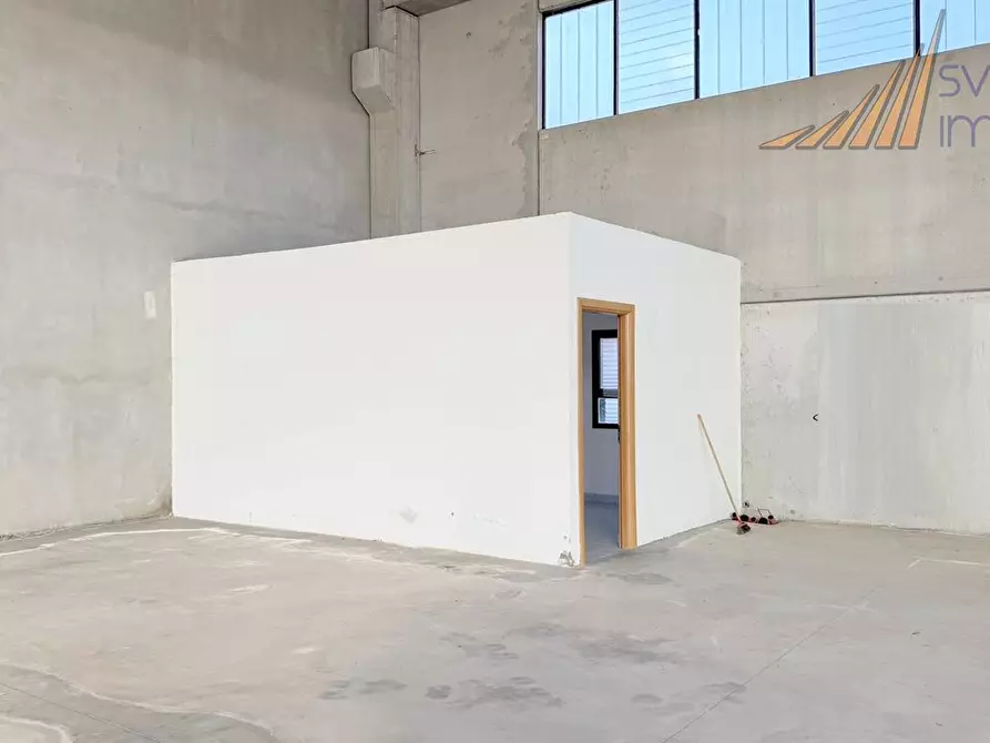 Immagine 2 di Capannone industriale in affitto  in via  Nullo 37 a Limbiate