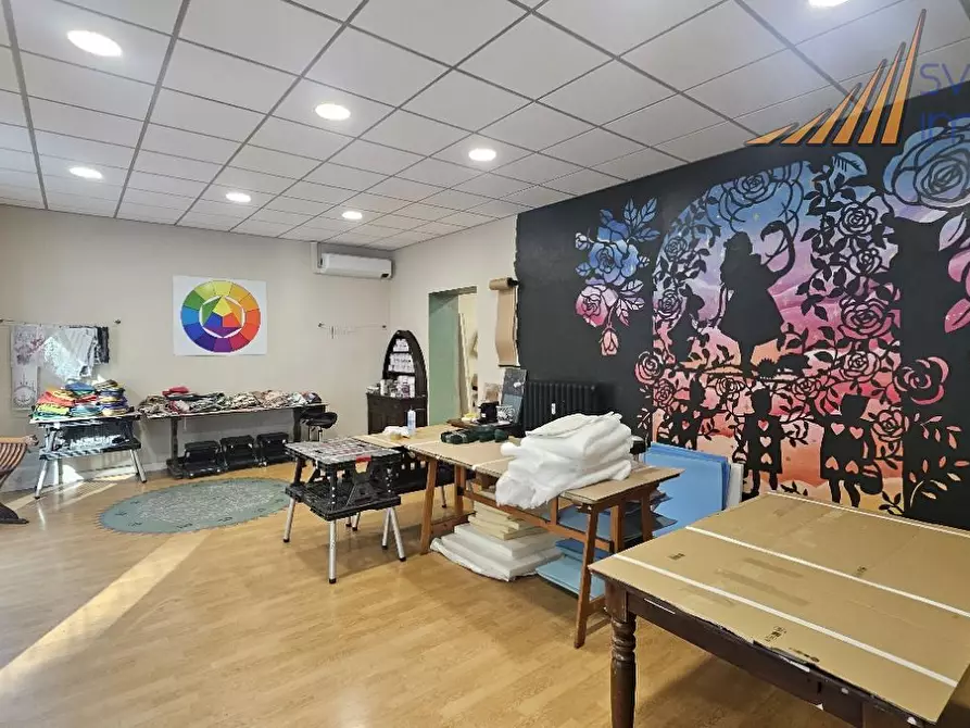 Immagine 2 di Negozio in affitto  in Via Lacerra 74 a Sesto San Giovanni