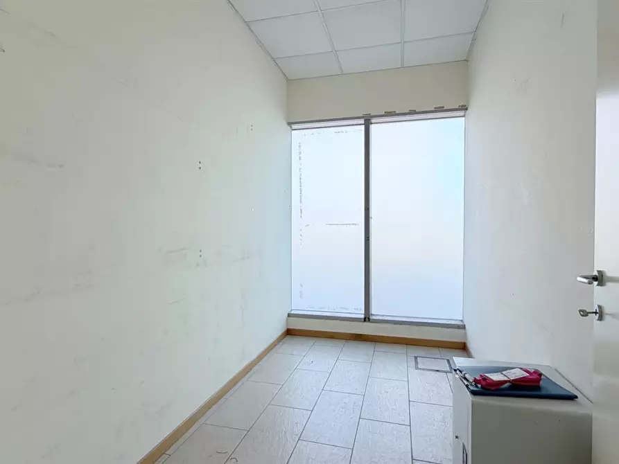Immagine 4 di Negozio in affitto  in piazza montanelli 16 a Sesto San Giovanni