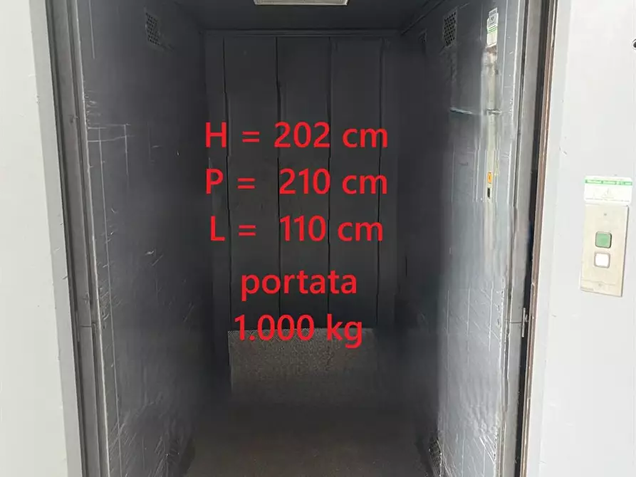 Immagine 1 di Capannone industriale in affitto  in VIA STOCCOLMA 30 a Seregno