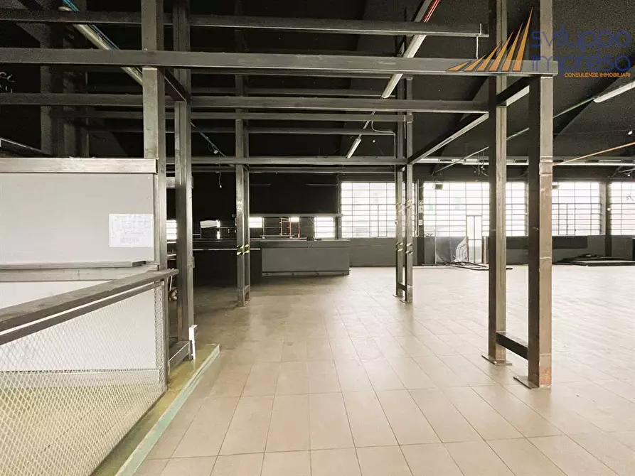 Immagine 3 di Capannone industriale in vendita  in via Leonardo da Vinci 40 a Senago