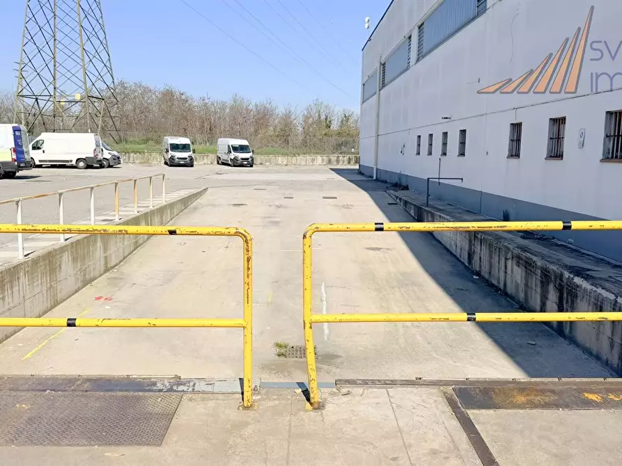 Immagine 4 di Capannone industriale in affitto  in Viale delle Industrie 22/B1 a Basiano