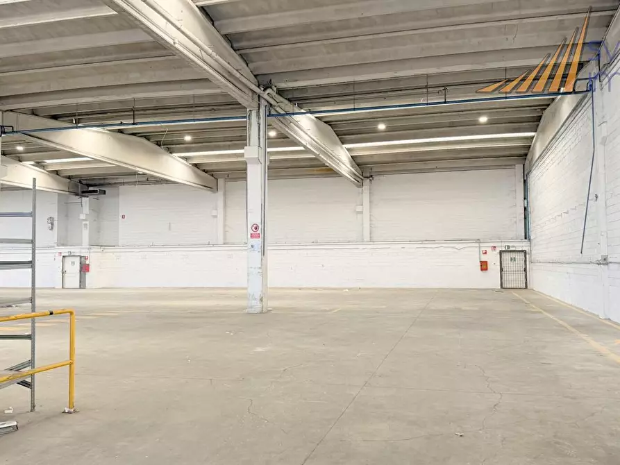 Immagine 5 di Capannone industriale in affitto  in Viale delle Industrie 22/B1 a Basiano