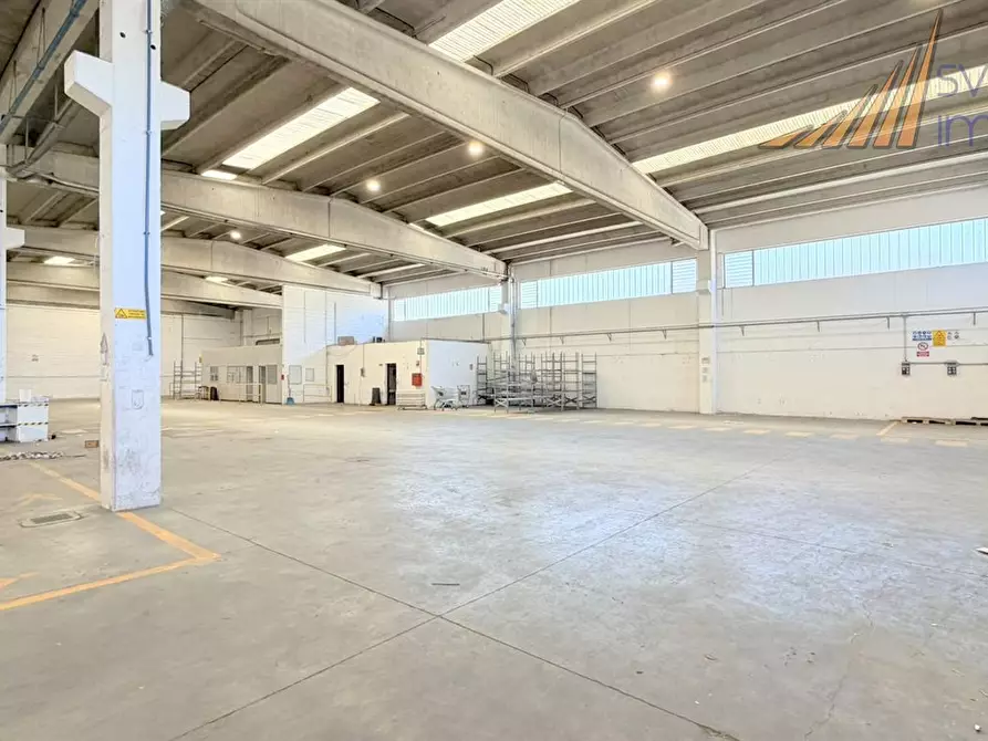 Immagine 9 di Capannone industriale in affitto  in Viale delle Industrie 22/B1 a Basiano