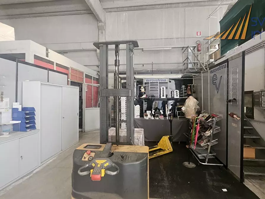 Immagine 1 di Capannone industriale in vendita  in Via Cascina Crivella 18 a Vimodrone