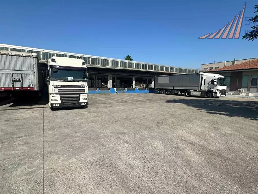 Immagine 2 di Capannone industriale in vendita  in Via Umbria a Segrate