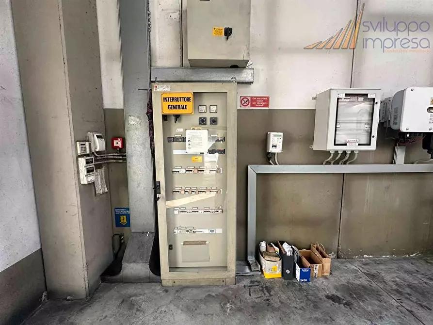 Immagine 1 di Capannone industriale in vendita  in via Carlo Porta 7 a Sovico