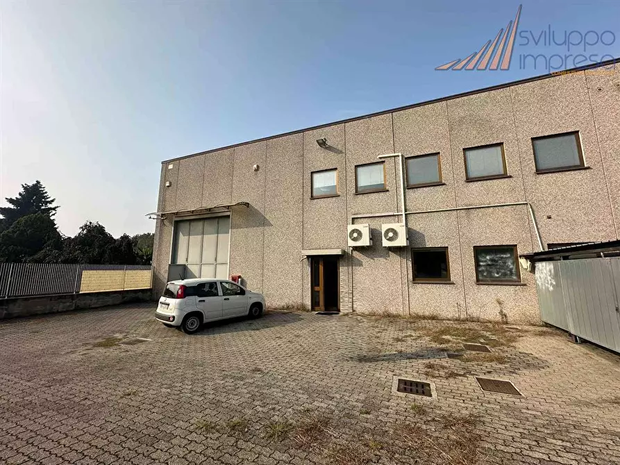 Immagine 9 di Capannone industriale in vendita  in via Carlo Porta 7 a Sovico