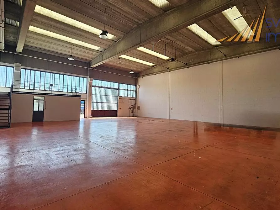 Immagine 1 di Capannone industriale in affitto  in Via Fratelli Bandiera 17 a Carugate
