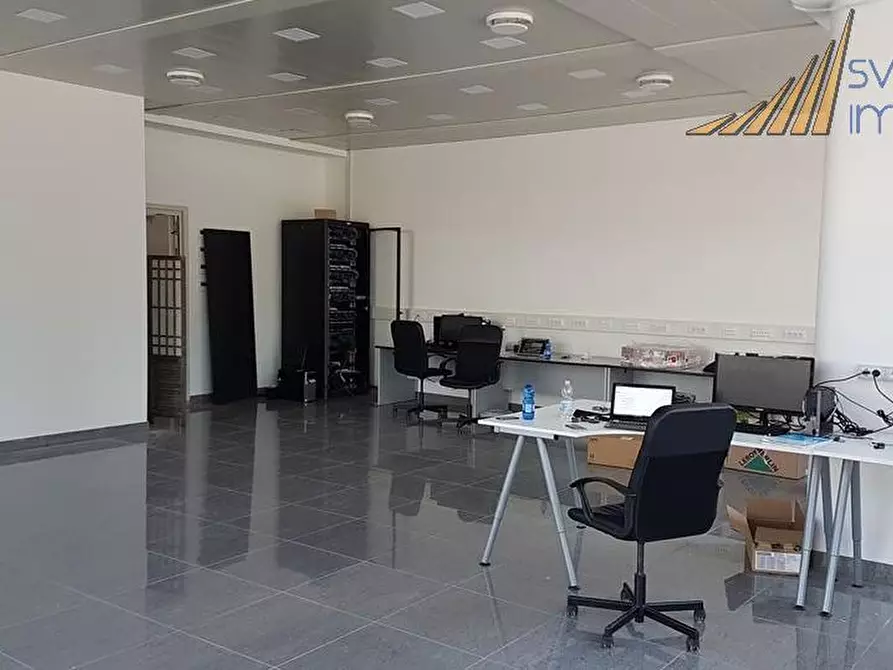 Immagine 3 di Ufficio in affitto  in via Caravaggio 28 a Desio