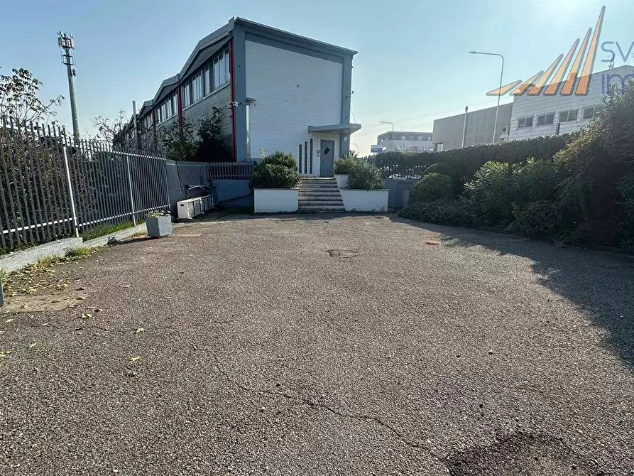 Immagine 1 di Capannone industriale in affitto  in Via Umberto Boccioni 3 a Monza