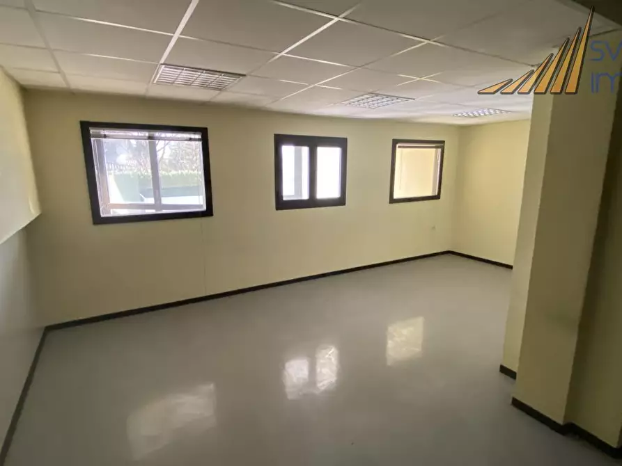 Immagine 2 di Ufficio in affitto  in via archimede 42 a Agrate Brianza