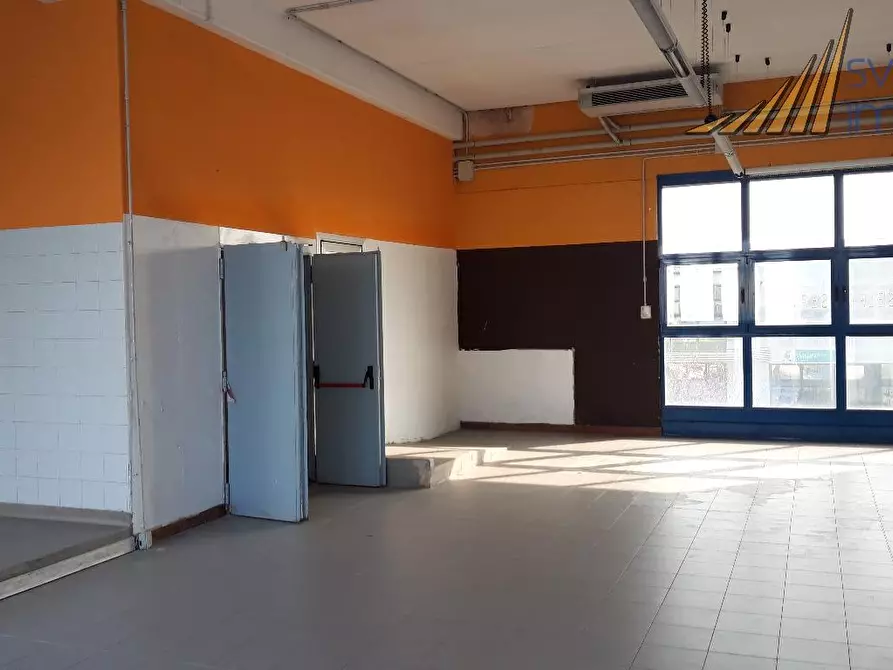 Immagine 5 di Laboratorio in affitto  in via Galilei 2 a Pessano Con Bornago