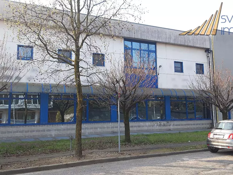 Immagine 1 di Laboratorio in affitto  in via Galilei 2 a Pessano Con Bornago