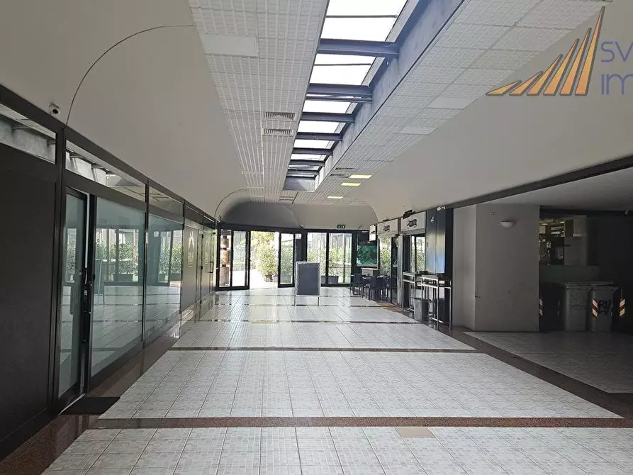 Immagine 3 di Ufficio in vendita  in Piazza Don Mapelli a Sesto San Giovanni