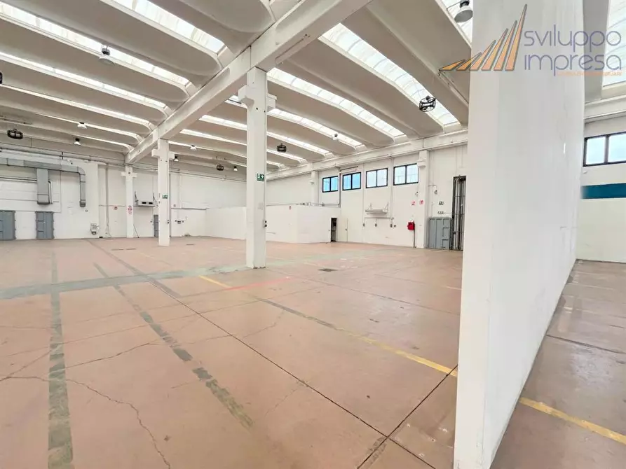Immagine 4 di Capannone industriale in affitto  in via delle Industrie 35 a Mezzago