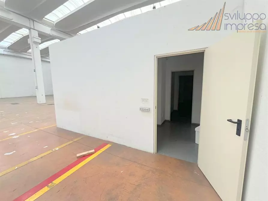 Immagine 6 di Capannone industriale in affitto  in via delle Industrie 35 a Mezzago