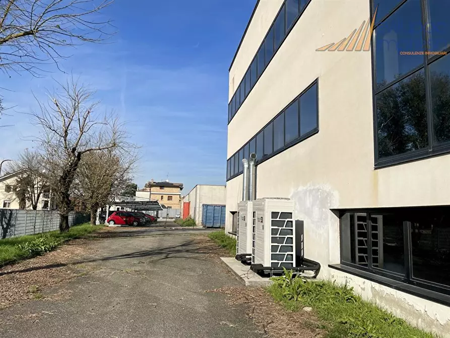 Immagine 4 di Ufficio in vendita  in viale dell'Industria 1 a Paderno Dugnano