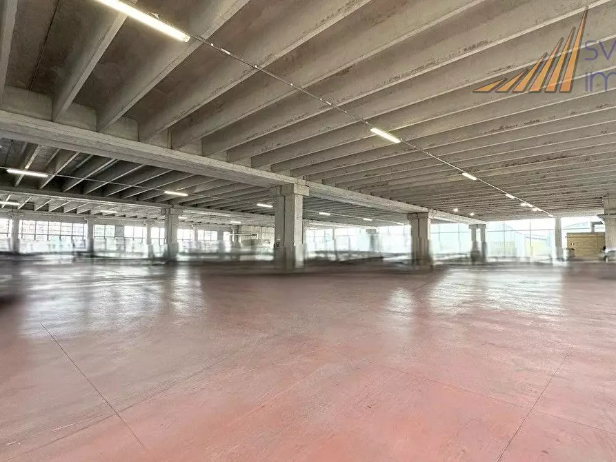 Immagine 2 di Capannone industriale in affitto  in Via Fulvio Testi 326 a Milano
