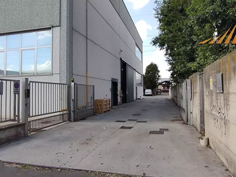 Immagine 2 di Capannone industriale in affitto  in Via Buonarroti 38 a Cologno Monzese