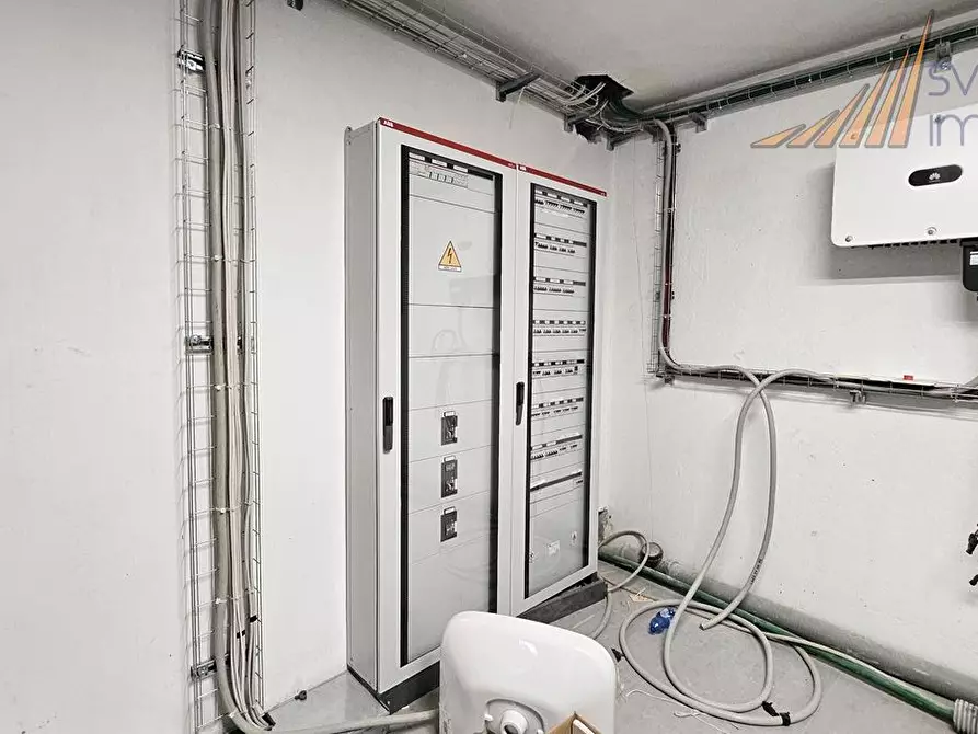 Immagine 1 di Capannone industriale in vendita  in Via Pier Francesco Moia 127 a Brugherio